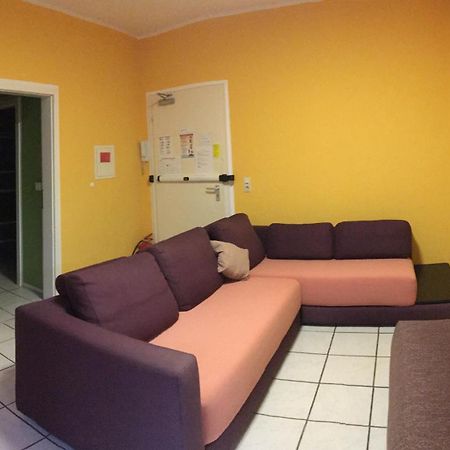 Auberge de jeunesse Dormitorium Kaarst Wohnraum Auf Zeit Extérieur photo