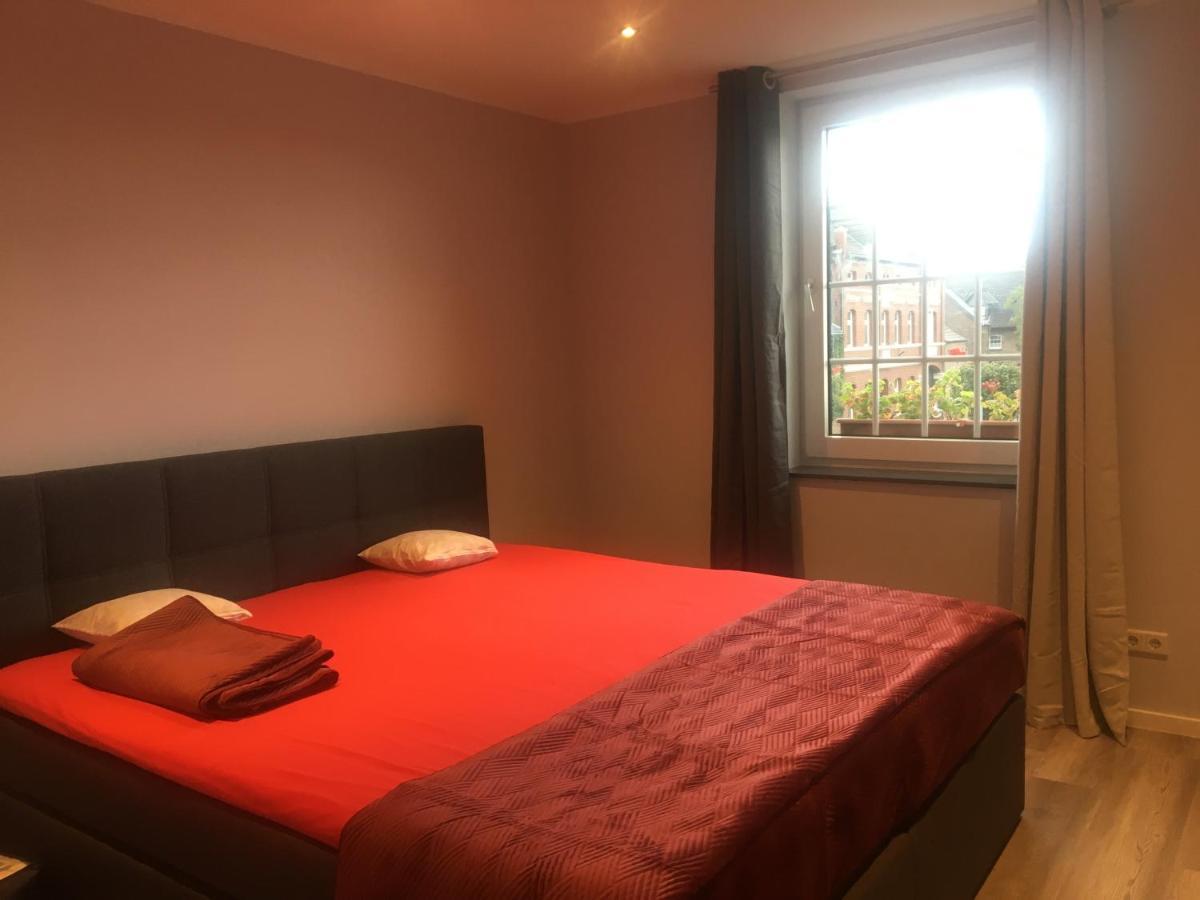 Auberge de jeunesse Dormitorium Kaarst Wohnraum Auf Zeit Extérieur photo